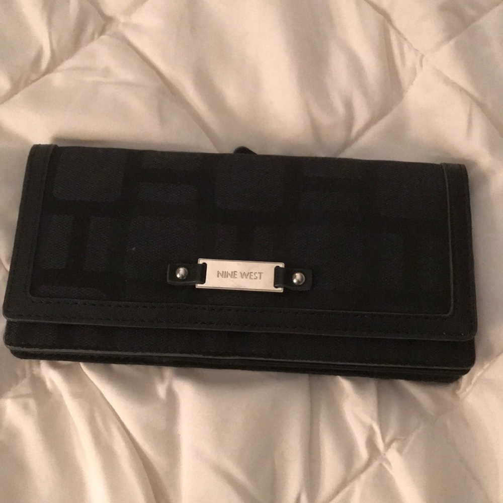 Nine West wallet